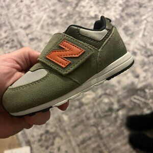 Toddler New Balance size 6